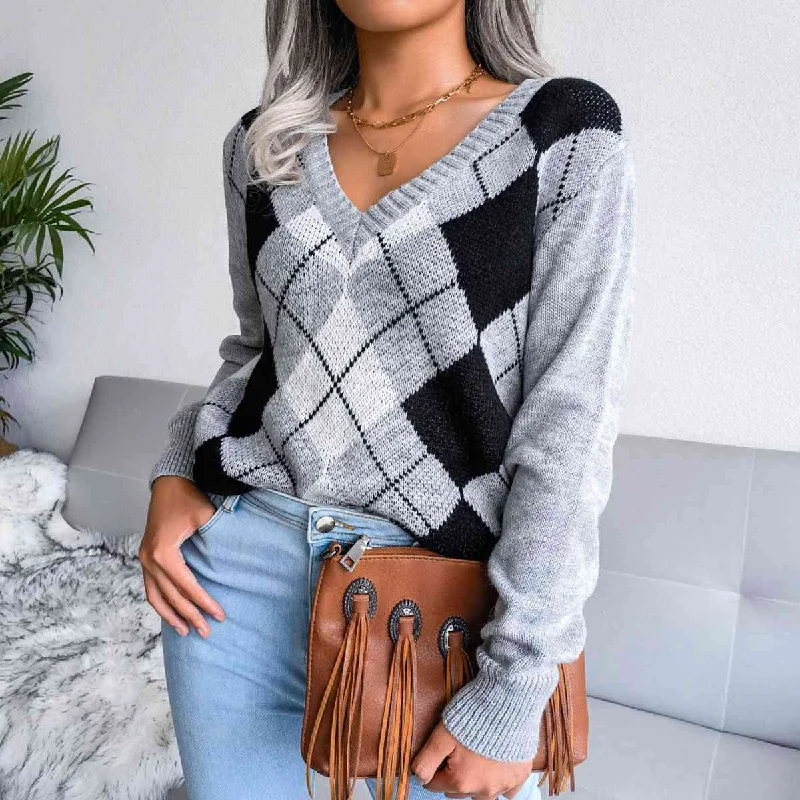 White cozy pullover sweater -Geometric V-Neck Sweater