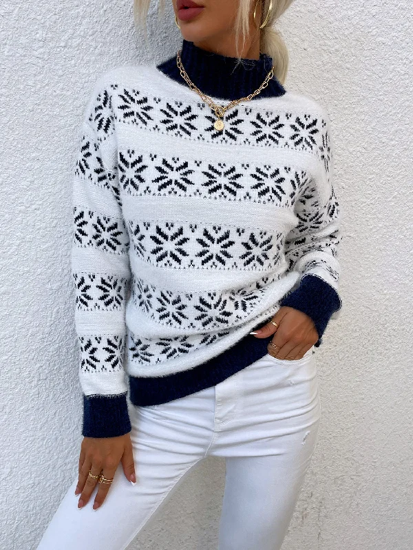 Pullover sweater for cozy trips -Snowflake Pattern Mock Neck Sweater