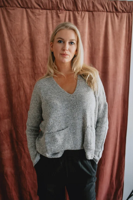 Green long pullover sweater -The Robin Pocket Sweater - Grey