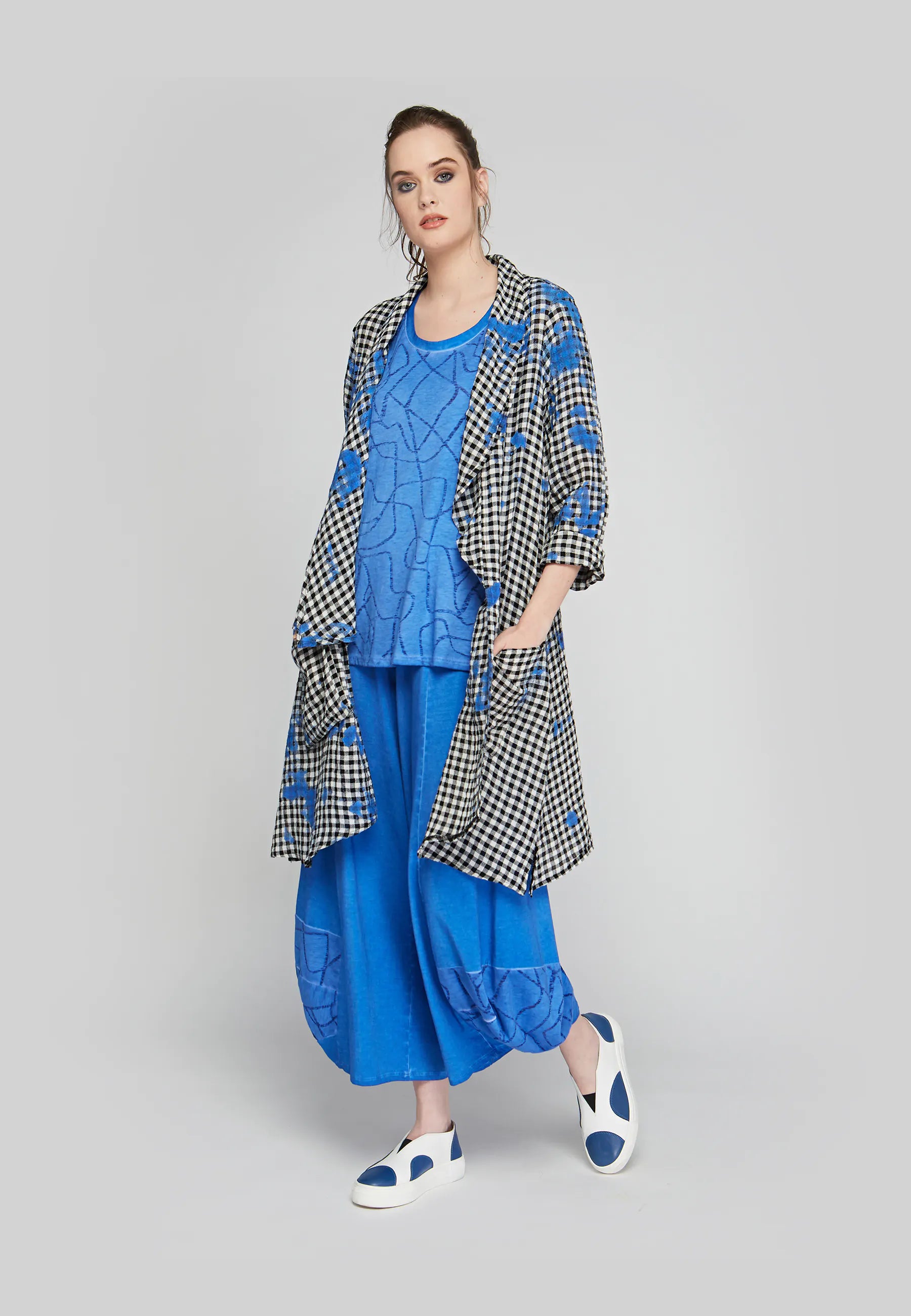 Cardigan with wooden buttons -JAX Mid-length, checkered gauze linen duster