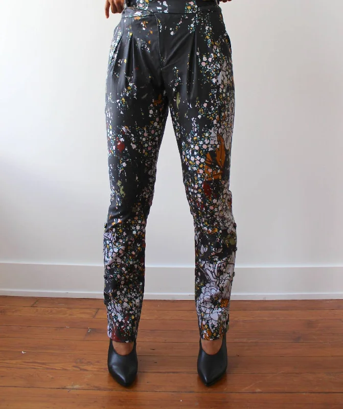 pants for camping -Distressed Pleated Pants In Vintage Floral Print