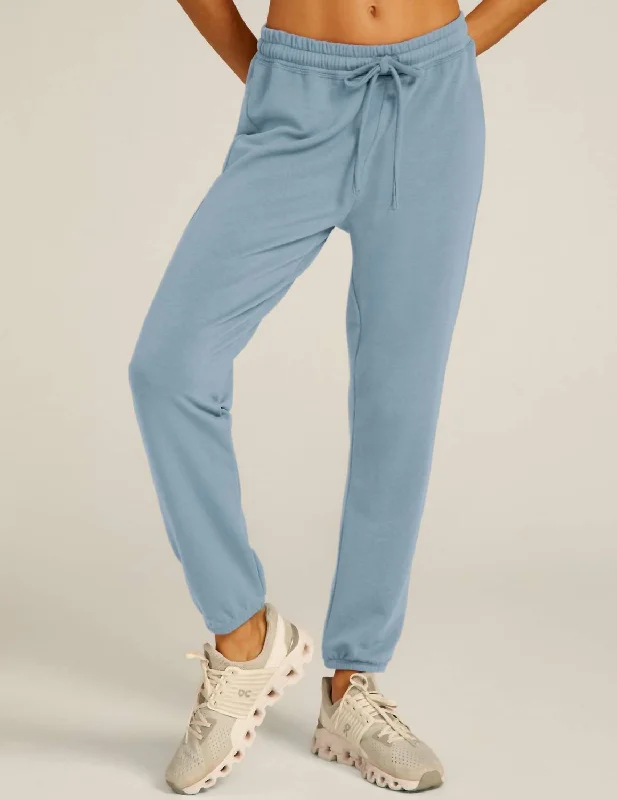 raw hem pants edgy -Women's Off Duty Joggers In Hazy Sky